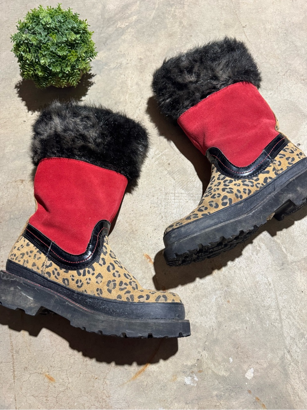 Ariat Cheetah Print Snow Boots Women Size 9.5 Red Leather Suede Faux Fur Winter